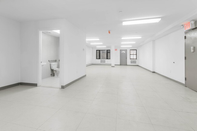 Interior Photo - Edgecombe parc