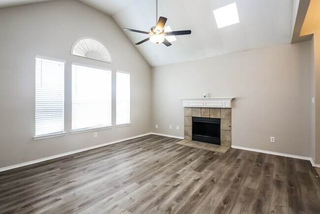 Building Photo - 524 Timber Way Dr