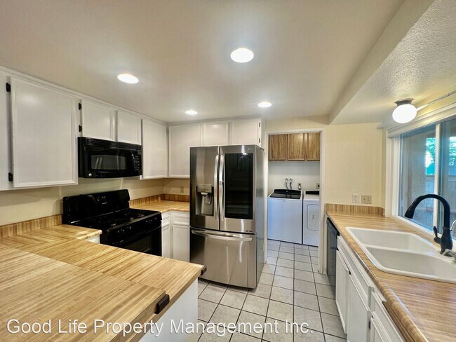 Building Photo - 3 br, 2.5 bath House - 10207 Kerrigan St