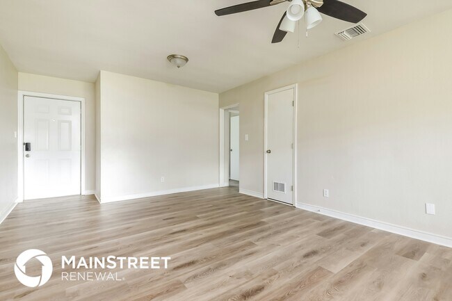 Foto del edificio - 4009 Montrose Ct