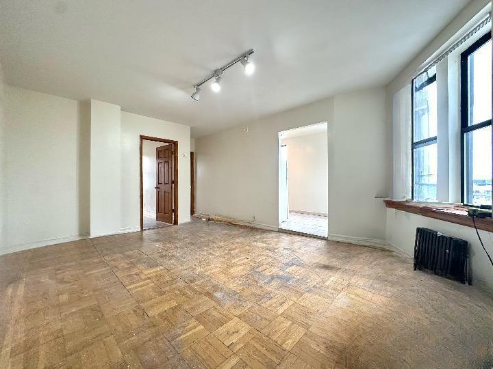 Foto principal - 2 bedroom in New York NY 10463