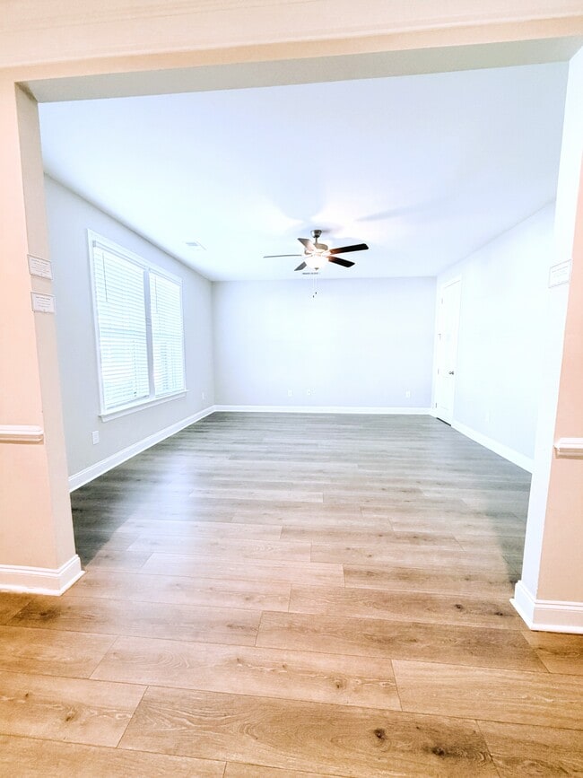 Building Photo - 939 Haybeck Ln