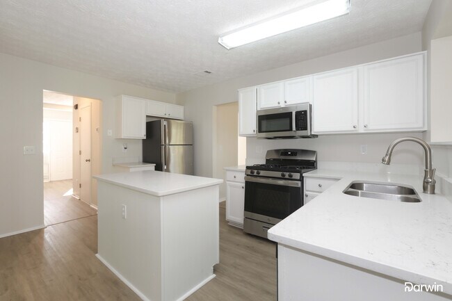 Building Photo - 593 Lone Oak Dr, Lithonia, GA 30058