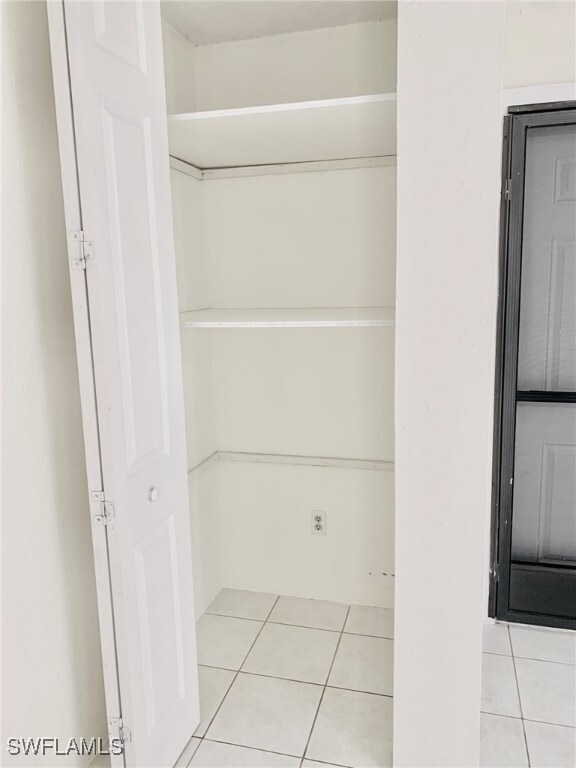 Foto del edificio - 826 Wiggins Pass Rd