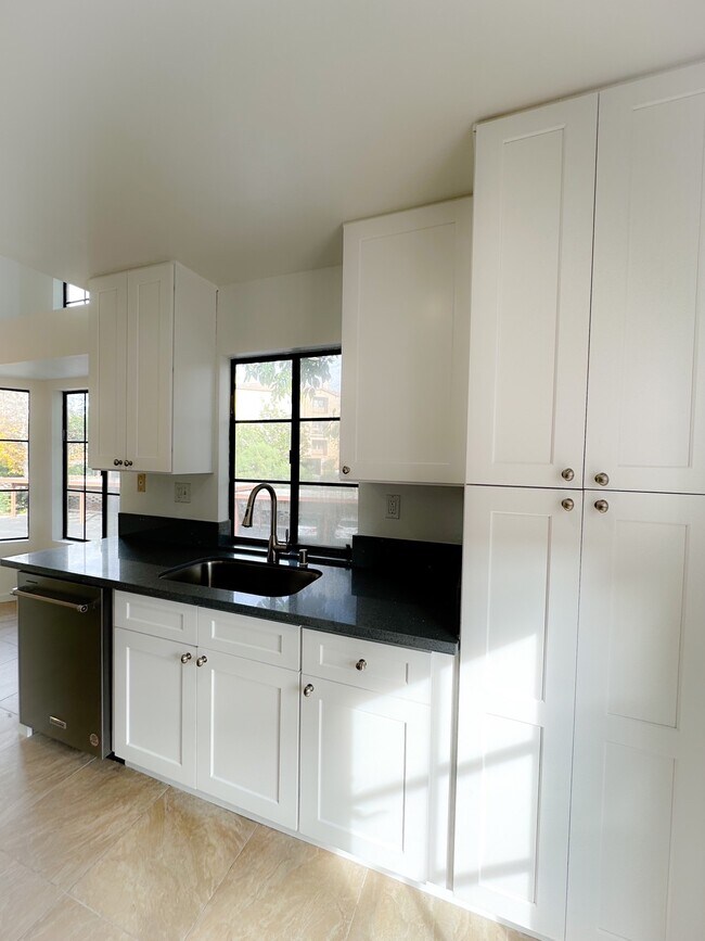 Foto del edificio - 4039 Carmel View Rd