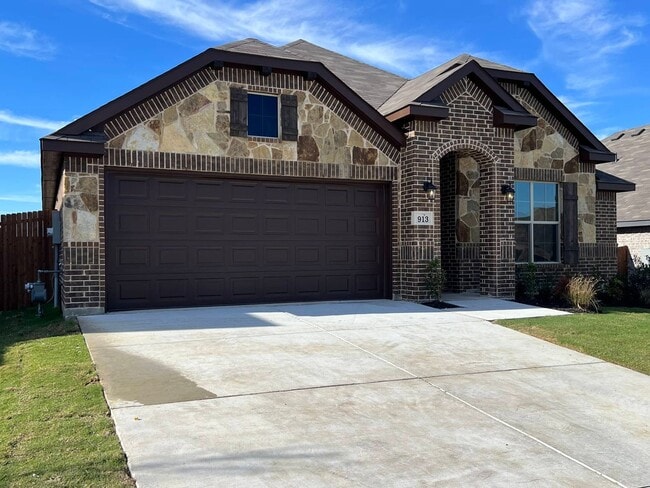 Foto del edificio - Gorgeous House for rent in Cleburne !!