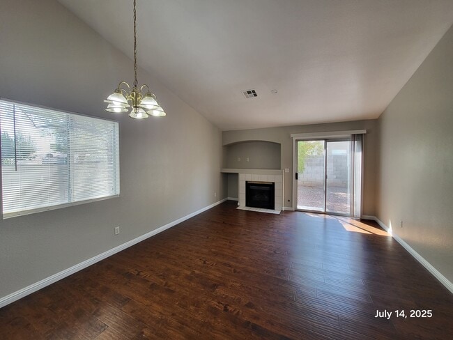 Building Photo - 634 Holly Bush Ct