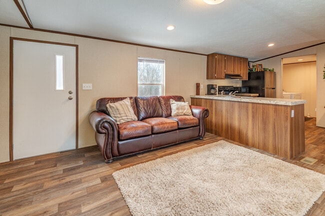 Building Photo - 13 Garden Rd