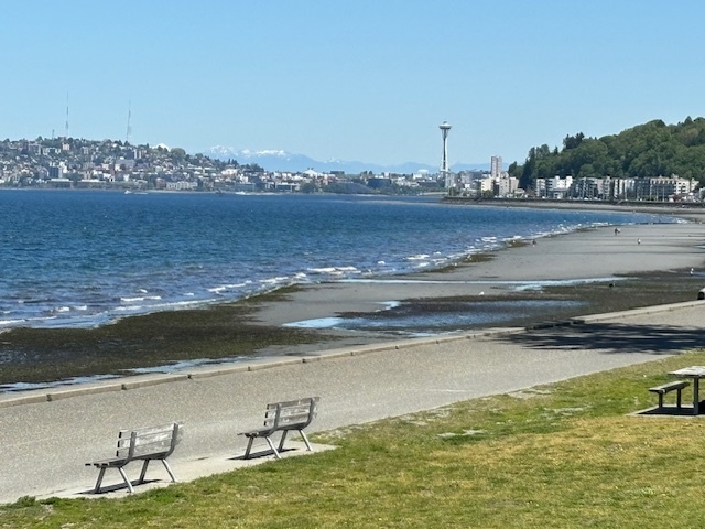 Across from Alki Beach - 2920 Alki Ave SW