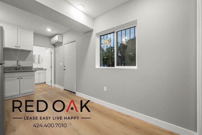 Building Photo - Recently Updated One Bedroom with Contempo...