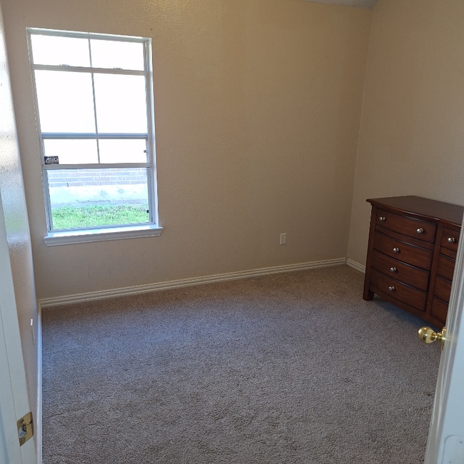 Building Photo - 4553 Jousting Ln
