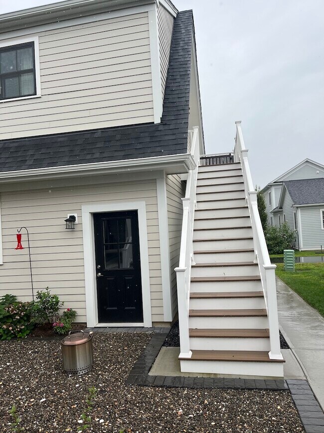 Building Photo - 9 Schuyler Dr