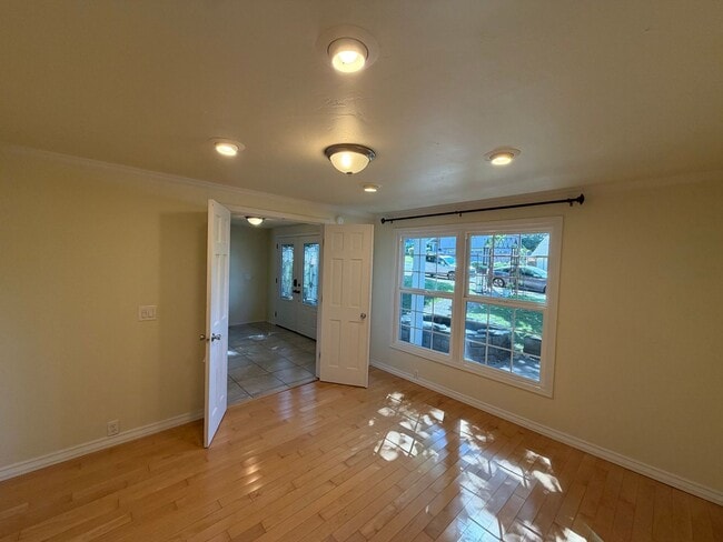 Building Photo - 2735 Almaden St