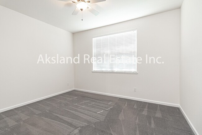Building Photo - 2355 Azevedo Ave
