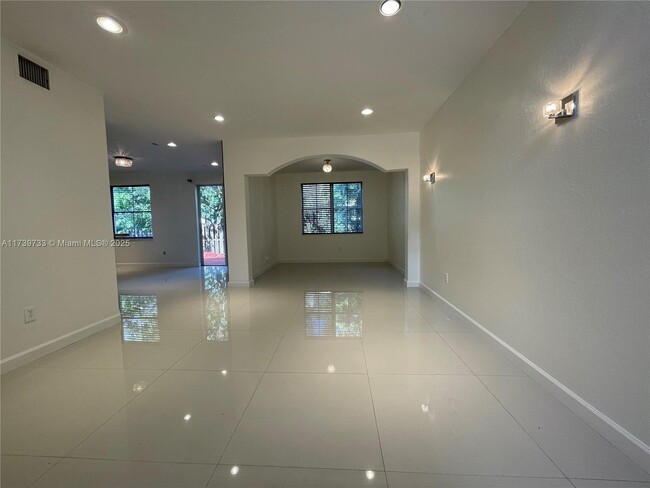 Foto del edificio - 17047 SW 38th Ct