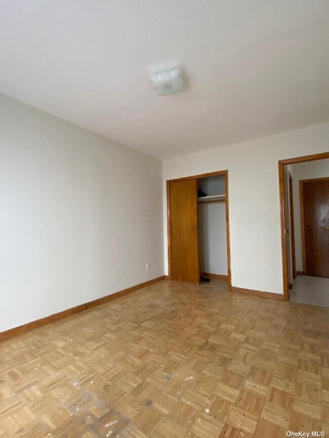 Foto del edificio - 33-05 109th St
