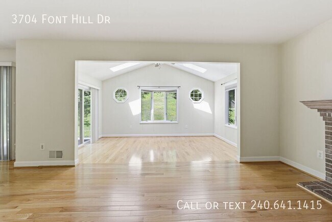 Foto del edificio - 3704 Font Hill Dr