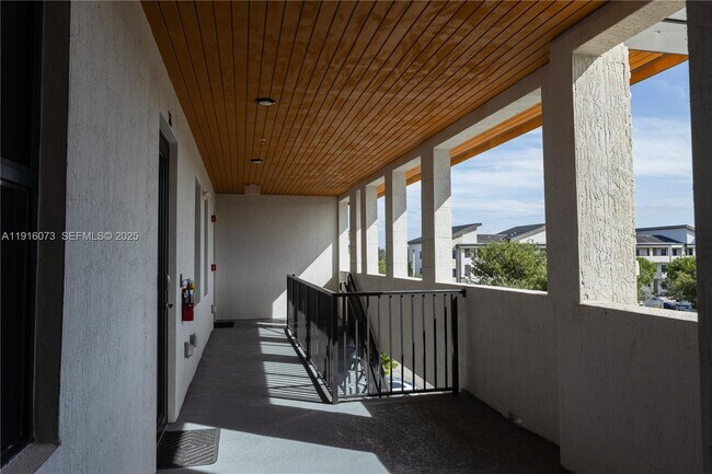 Foto del edificio - 8039 NW 104th Ave