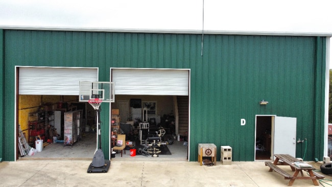 Building Photo - 10107 Signal Hill Rd