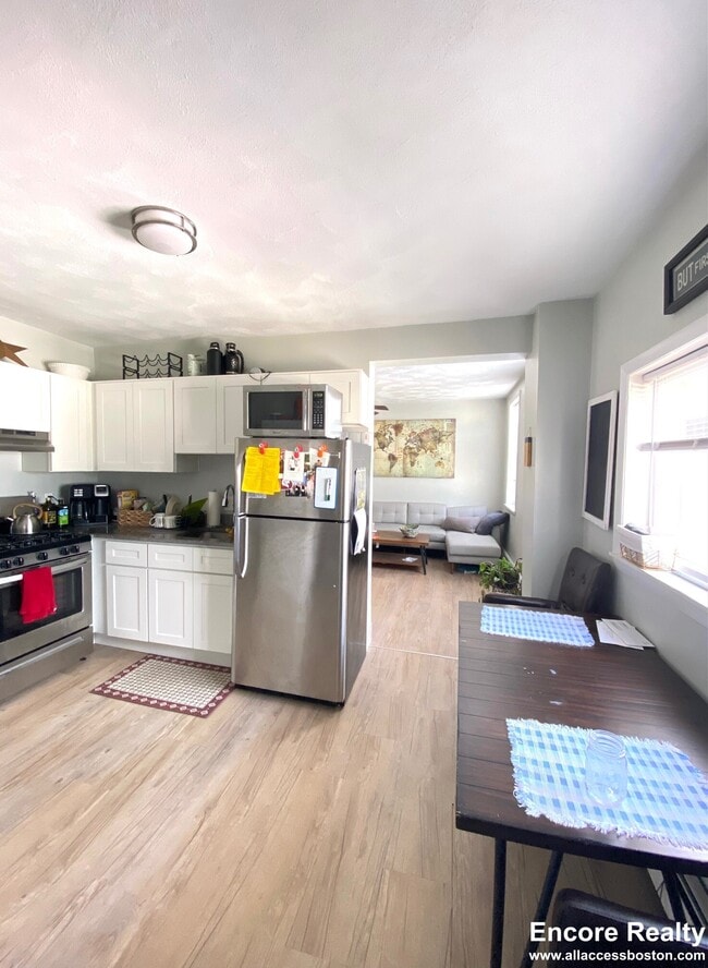 Foto del edificio - 194 Sumner St