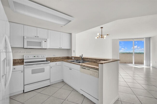 Foto del edificio - 19501 W Country Club Dr