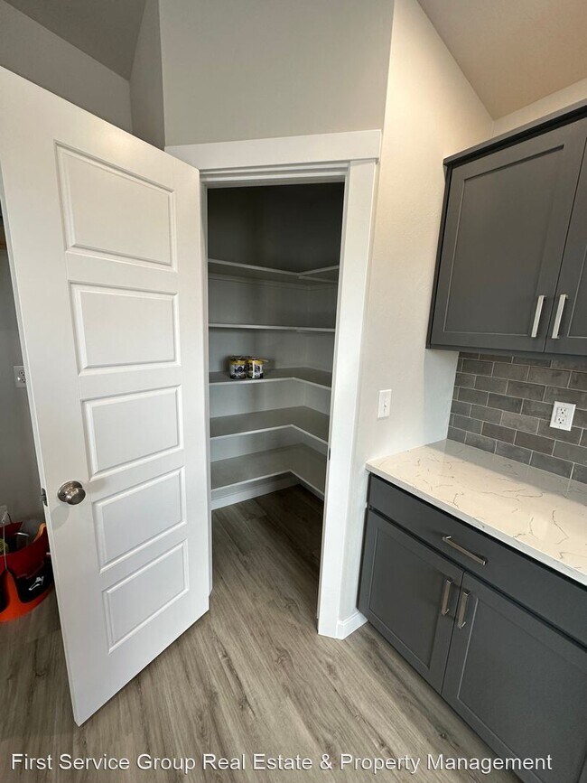 Building Photo - 4 br, 2 bath House - 11320 W Teratai St