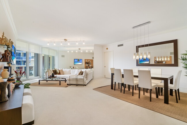 Building Photo - 9595 Collins Ave