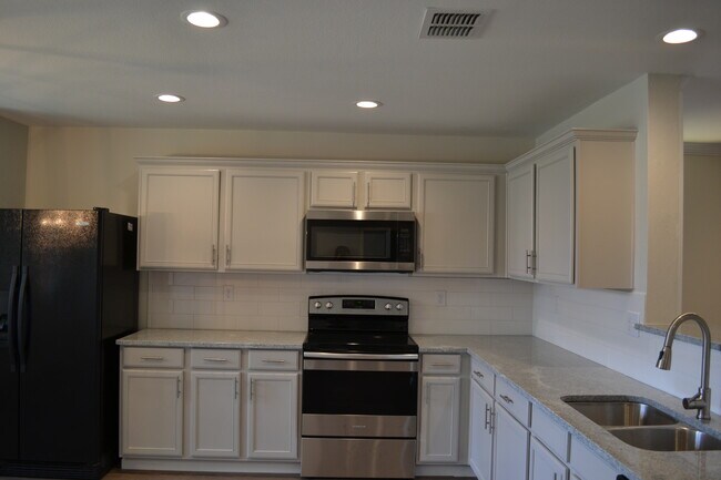 Building Photo - 12626 Drexel St