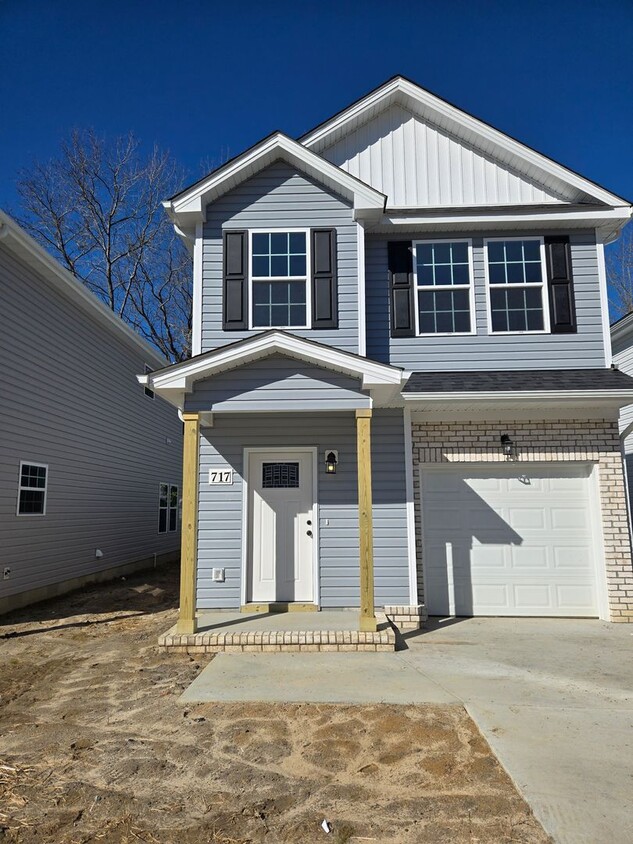 Foto principal - New Construction 4 Bedroom Home