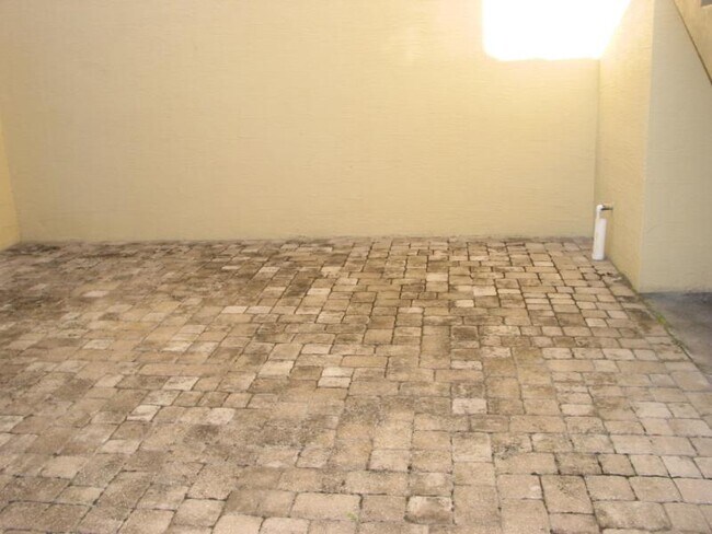 Foto del edificio - 539 Hedgewood Dr