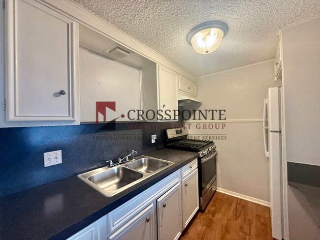 Building Photo - Tour Today! 1 Bed 1 Bath at Broadway Apartments! All Bills Paid!
