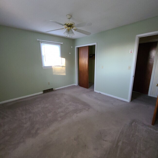 Foto del edificio - 669 Pleasant Hill Rd