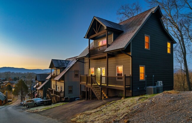 Building Photo - 2127 Eagle Feather Dr