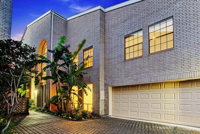 Building Photo - 1605 Potomac Dr