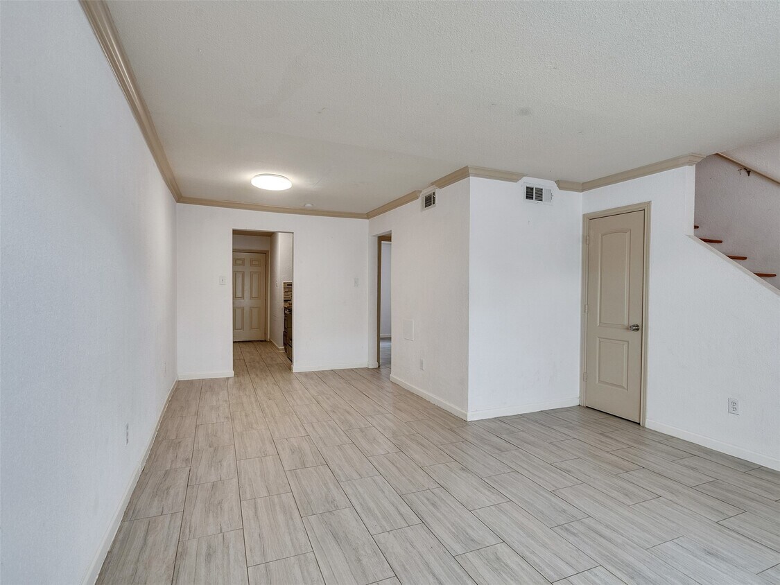Foto principal - 1701 Upland Dr