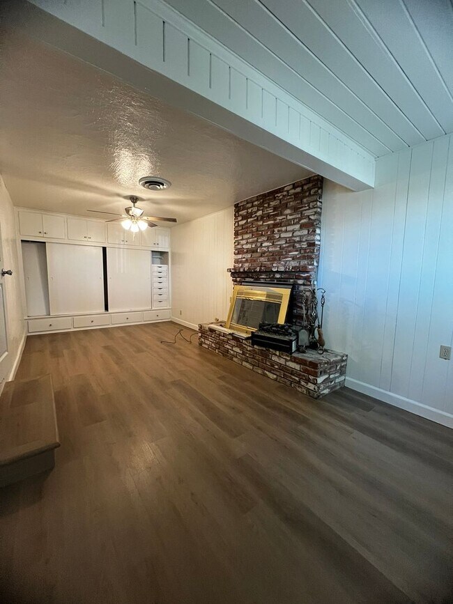 Foto del edificio - 548 N Delwood St