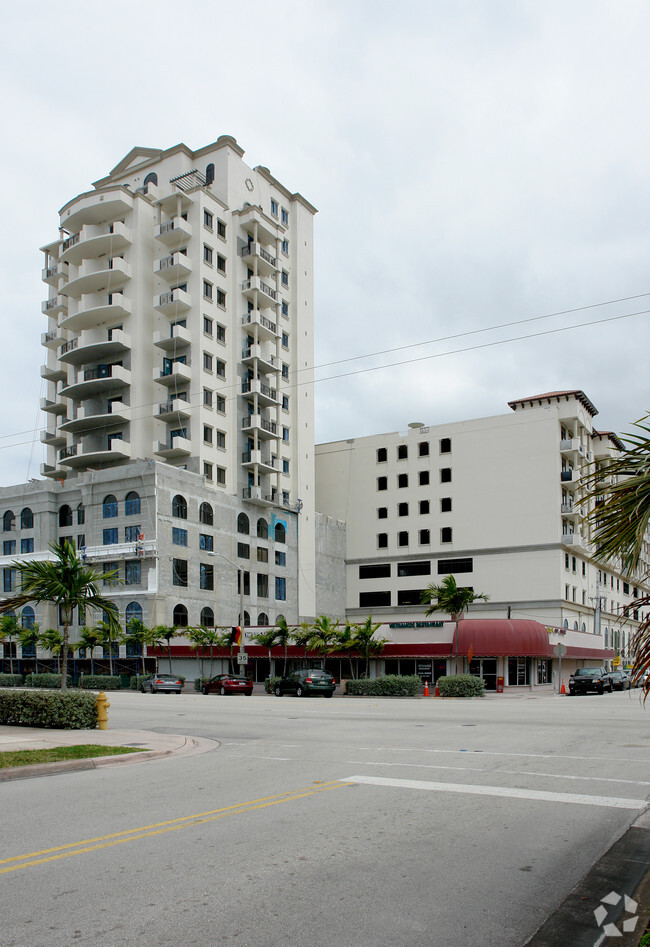 Building Photo - Ponce Tower