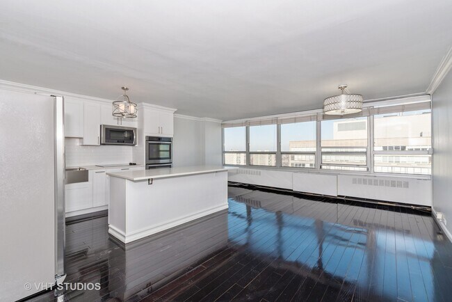 Building Photo - 4800 S Chicago Beach Dr