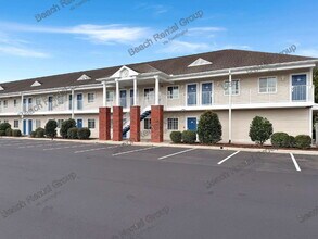 Building Photo - 117 W Perry Rd