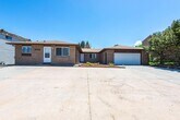 Primary Photo - STUDENTS WELCOME! Large 3 bed 1 Bath Main ...