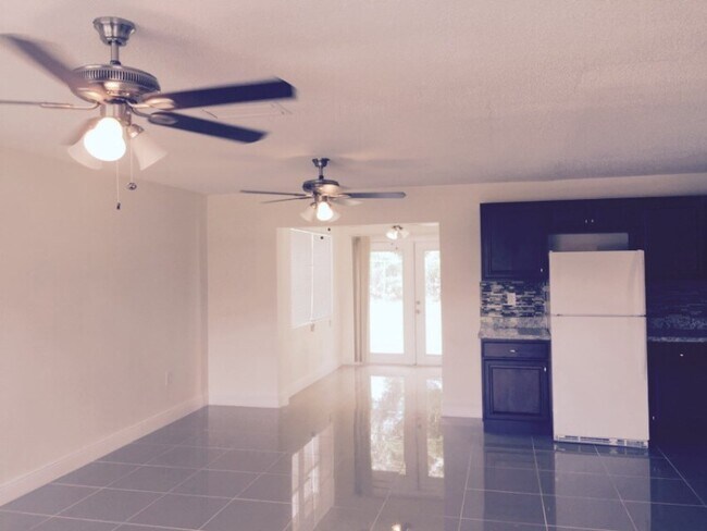 Foto del edificio - 6621 NW 30th St