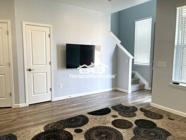 Building Photo - NEW PRICE!!-Don't Miss this Contemporary 2 Bed 3 Bath Townhome in the heart of Highlands Ranch