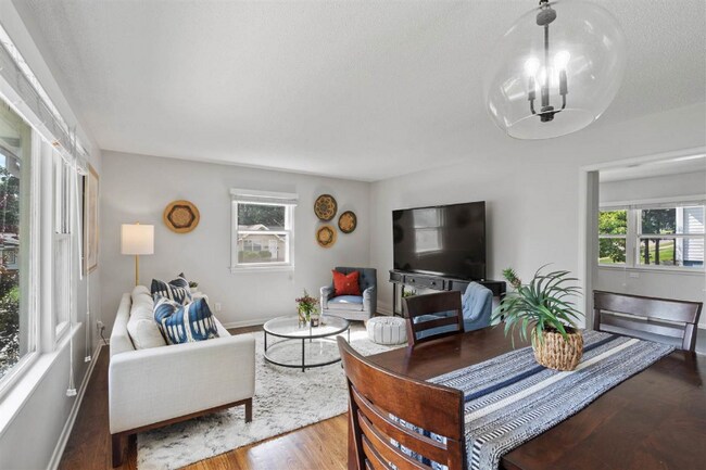 Building Photo - 1100 Dover St