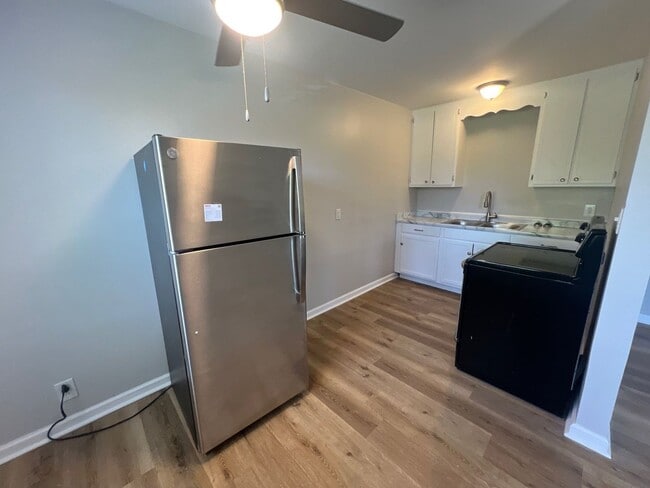 Interior Photo - Forty West