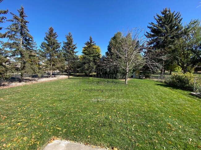 Foto del edificio - 700 Dawn Ave