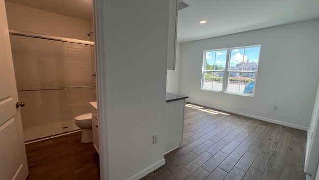 Building Photo - 1782 SW Bayshore Blvd
