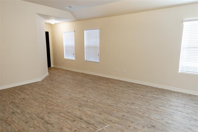 Foto del edificio - 1702 Swallow Dr