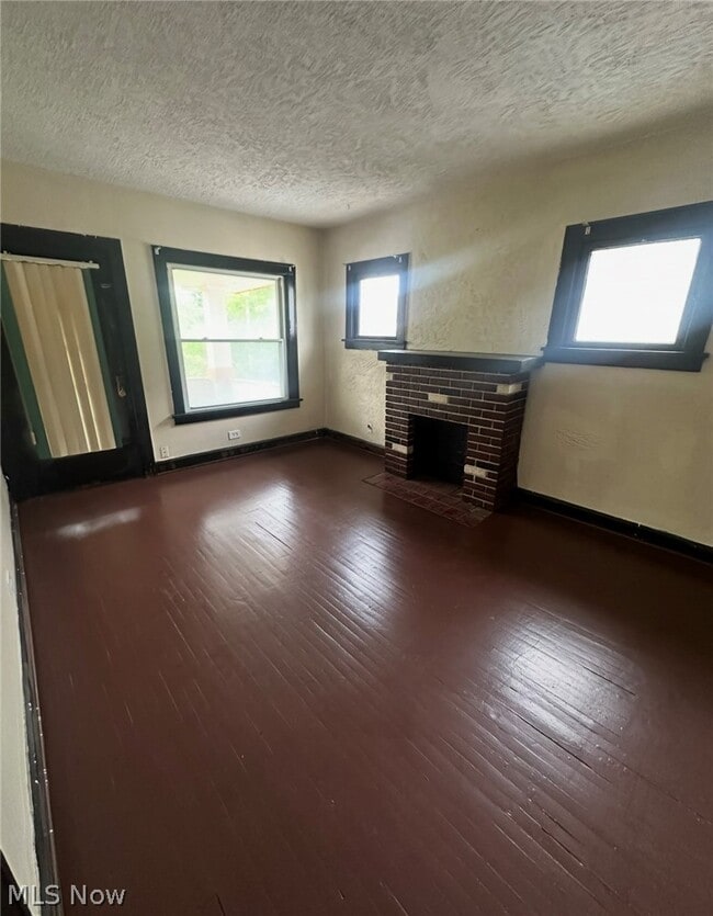 Foto del edificio - 3294 E 105th St