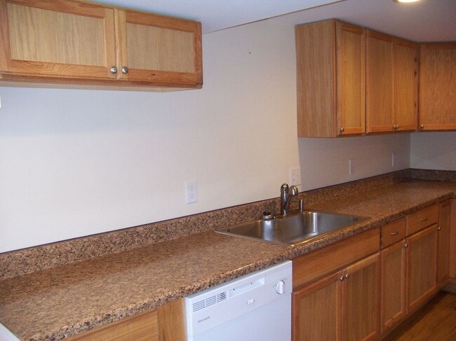Building Photo - 3886 NH-25