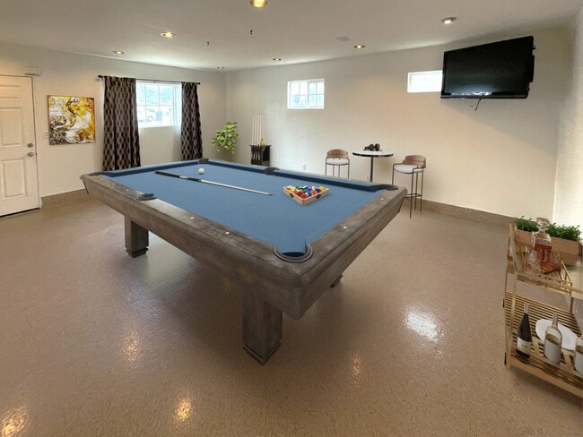 Building Photo - 5027 Ensign St